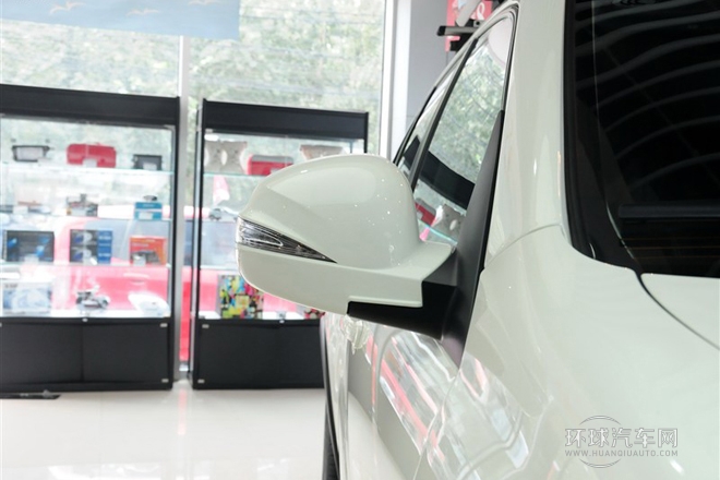 2014款 2.0T 兩驅(qū)精英導(dǎo)航版5座