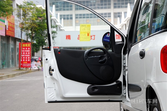 2010款 1.6L 汽油標(biāo)準(zhǔn)型6座