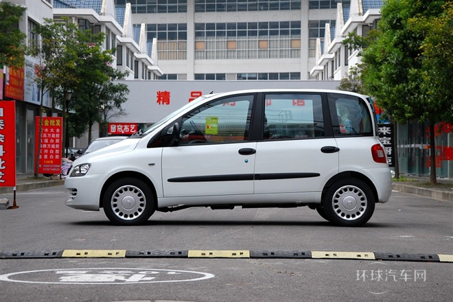 2010款 1.6L 汽油標準型6座