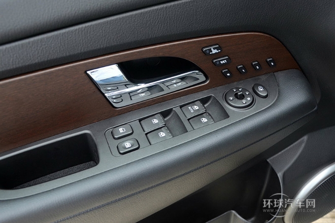 2014款 2.0T 四驅(qū)豪華導(dǎo)航版7座