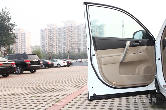 2013款 2.7L 兩驅(qū)7座探索版