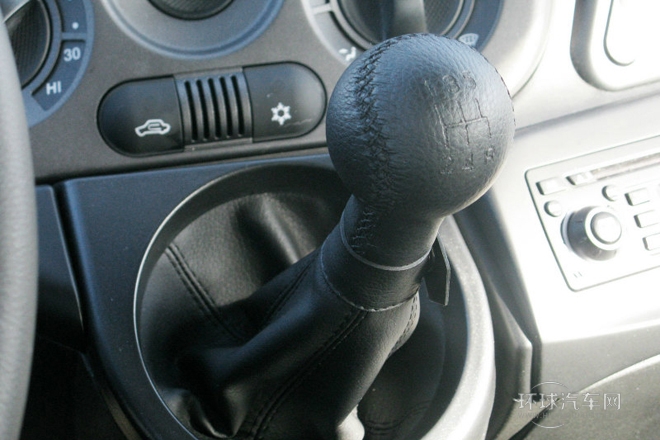 2010款 1.6L 汽油豪華型5座