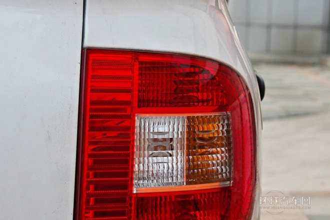 2010款 1.6L 汽油豪華型6座