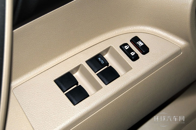 2013款 2.7L 兩驅7座紫金版