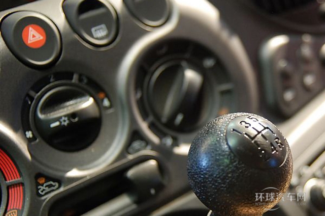 2010款 1.6L 汽油天窗尊貴型6座