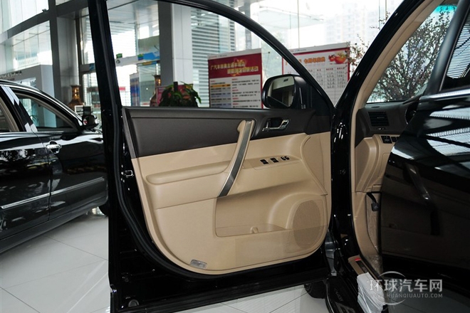 2013款 2.7L 兩驅(qū)7座紫金版