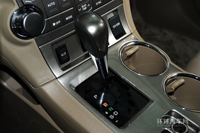 2013款 2.7L 兩驅7座紫金版