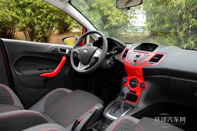 2013款 兩廂 1.5L 自動運動型