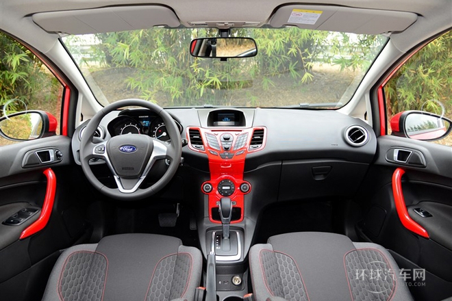 2013款 兩廂 1.5L 自動運動型