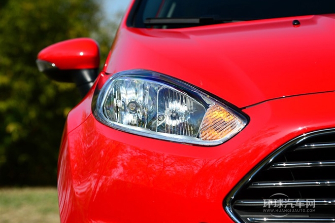 2013款 兩廂 1.5L 自動運(yùn)動型