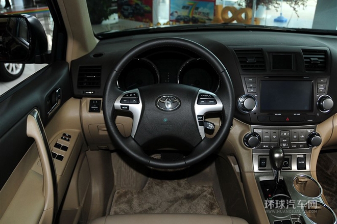 2013款 2.7L 兩驅(qū)7座紫金版