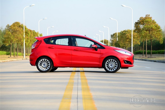 2013款 兩廂 1.5L 自動運(yùn)動型