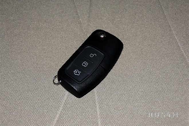 2013款 三廂 1.5L 手動時尚型