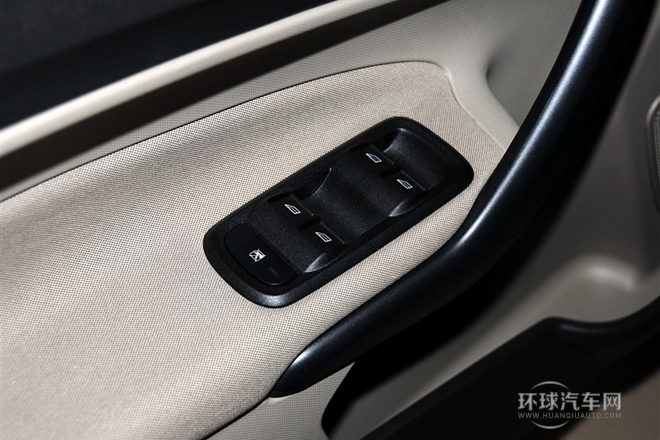 2013款 三廂 1.5L 手動時尚型