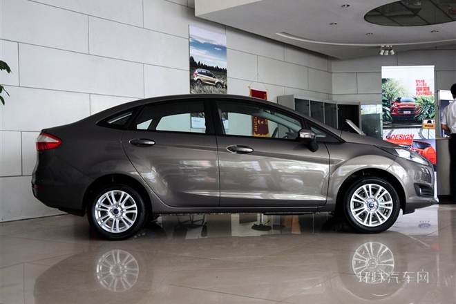 2013款 三廂 1.5L 手動時尚型