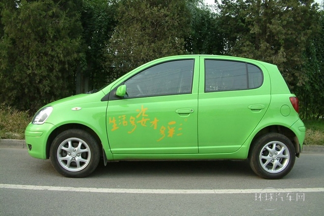 2011款 1.3L 手動(dòng)豪華型