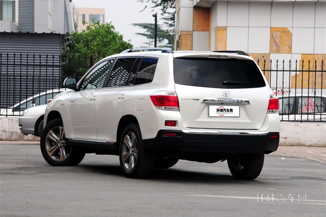 2012款 2.7L 兩驅(qū)7座豪華版