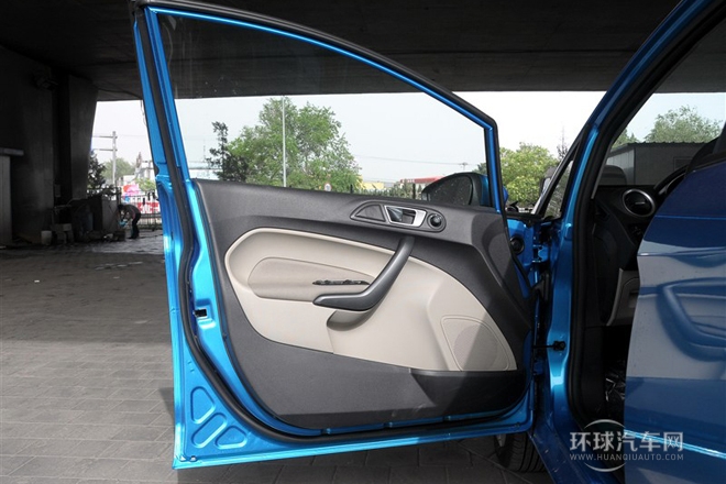 2013款 三廂 1.5L 自動時尚型