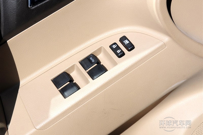 2012款 2.7L 兩驅(qū)7座豪華導(dǎo)航版