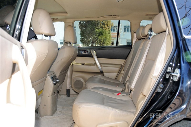 2012款 2.7L 兩驅7座豪華導航版