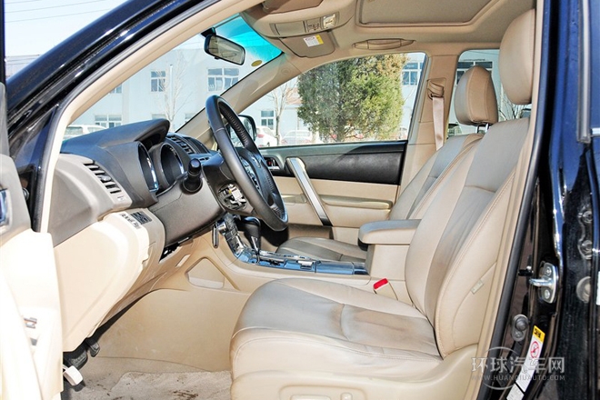 2012款 2.7L 兩驅(qū)7座豪華導(dǎo)航版