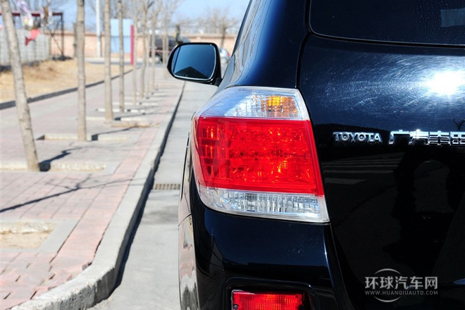 2012款 2.7L 兩驅(qū)7座豪華導(dǎo)航版