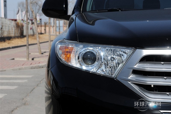 2012款 2.7L 兩驅(qū)7座豪華導(dǎo)航版