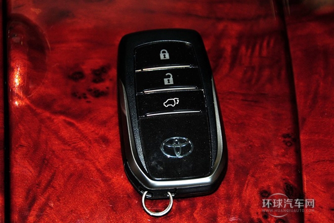 2012款 2.7L 兩驅7座至尊版