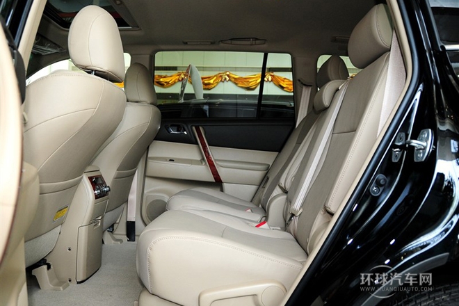 2012款 2.7L 兩驅7座至尊版