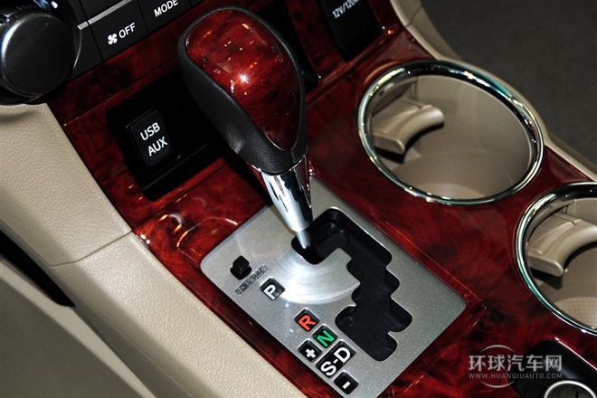 2012款 2.7L 兩驅7座至尊版