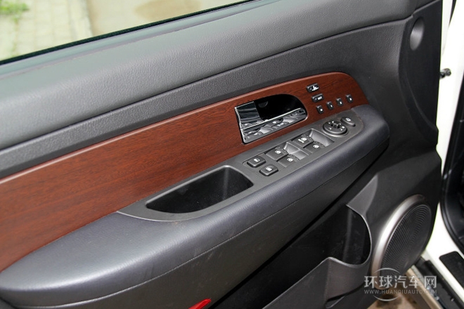 2014款 2.7T 四驅(qū)豪華導(dǎo)航版7座