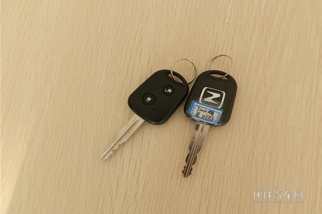 2013款 1.3L MT精英型