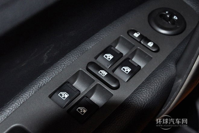 2014款 1.5T 手動尊貴型