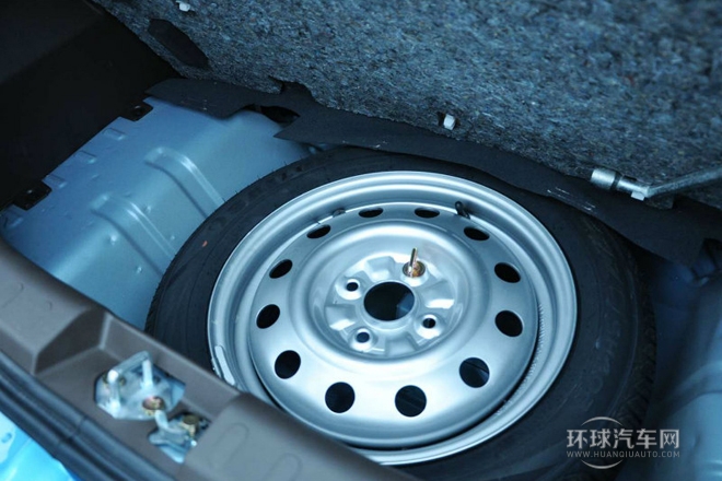 2013款 1.0L 舒適型