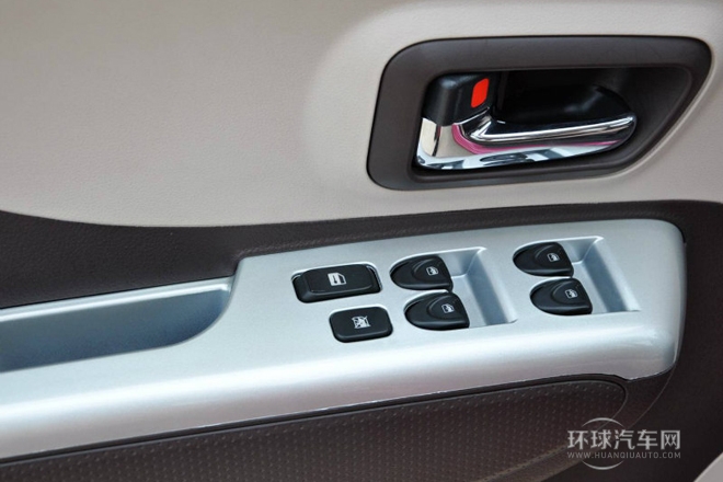 2013款 1.0L 舒適型