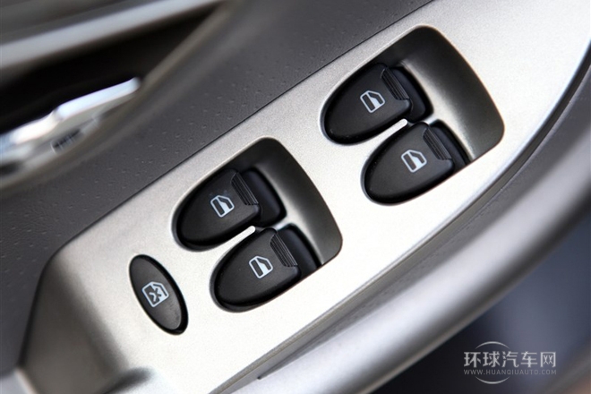 2011款 1.3L 手動豪華型