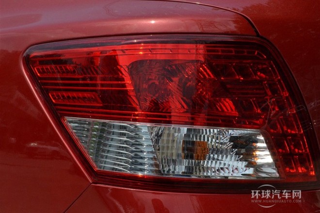 2014款 1.5L 手動(dòng)尊貴型