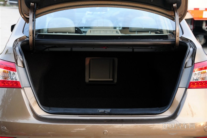 2012款 1.6XL CVT豪華版