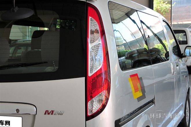 2011款 2.4L-M240SL財富快車舒適版4G64