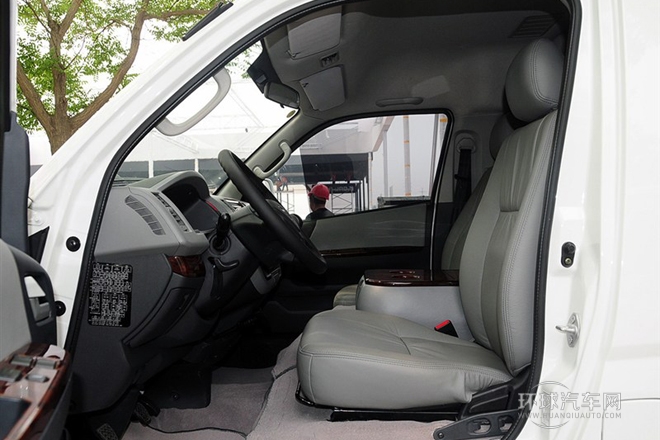 2014款 2.8T商務版高頂4JB1T