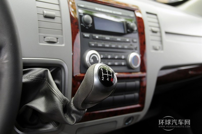 2014款 2.8T商務版高頂4JB1T