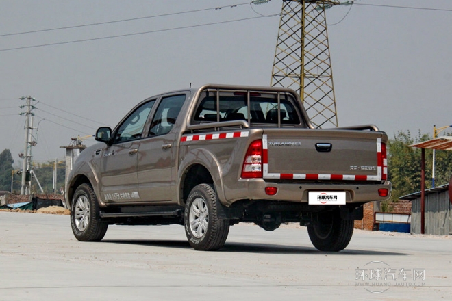 2012款 2.8T柴油四驅基本型