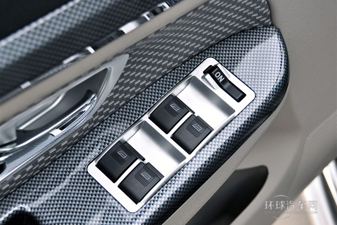 2011款 2.8T領先者V3