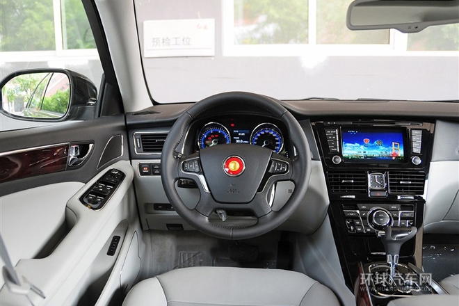 2013款 3.0L 尊貴型