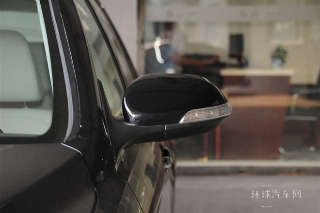 2013款 3.0L 尊貴型