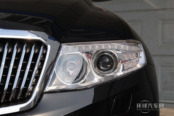 2013款 3.0L 尊貴型