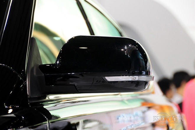 2013款 2.0L 自動尊貴型