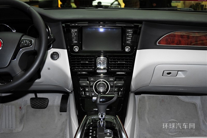 2013款 2.0T 尊貴型