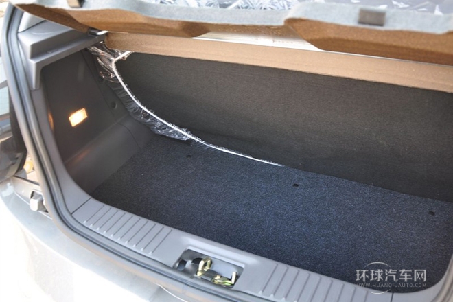 2011款 1.0L 手動標準型