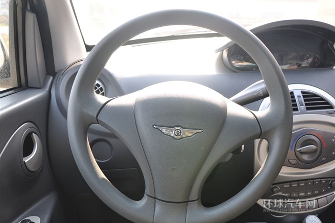 2011款 1.0L 手動標準型